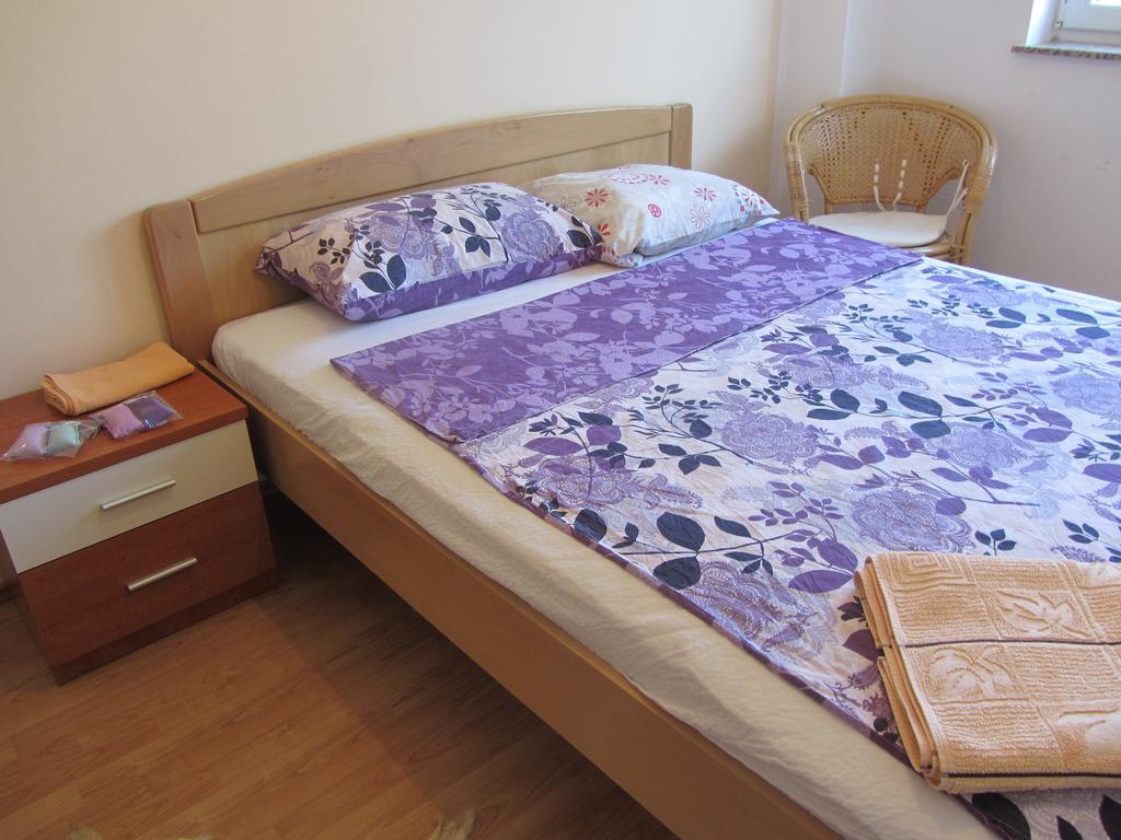 Apartments Dilja Malinska Cameră foto