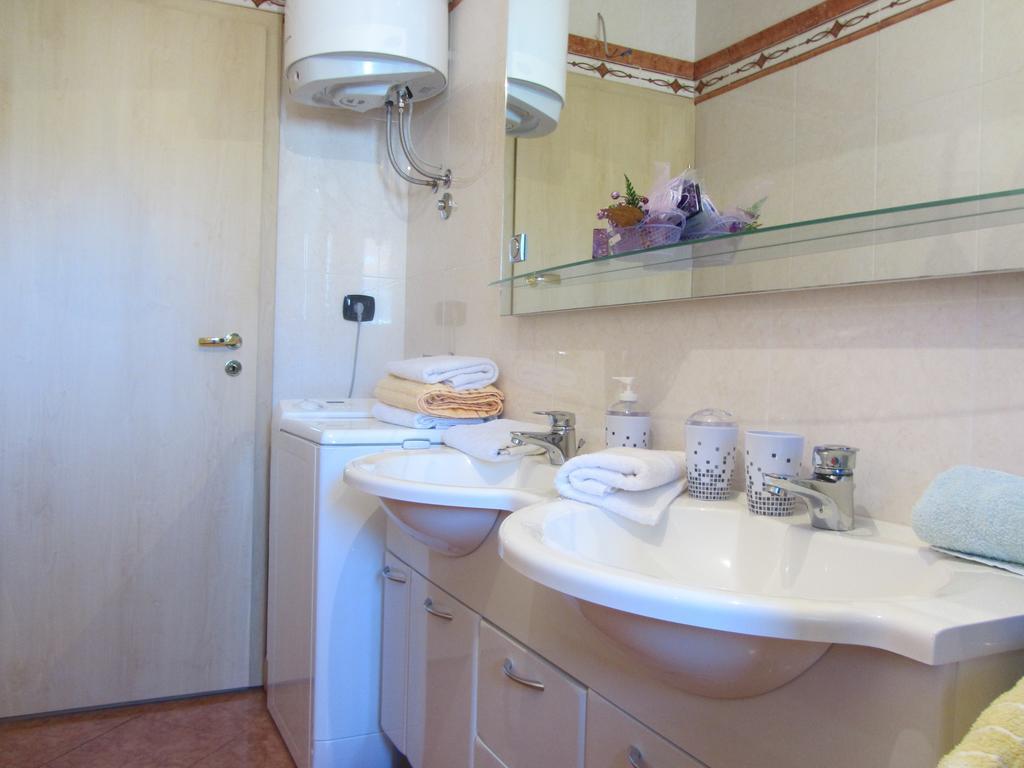 Apartments Dilja Malinska Cameră foto